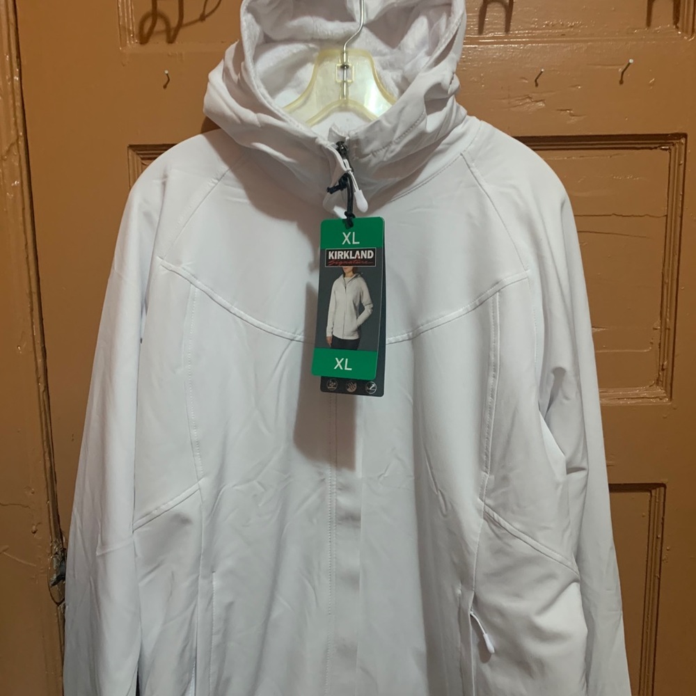 NWT woman’s fleece jacket